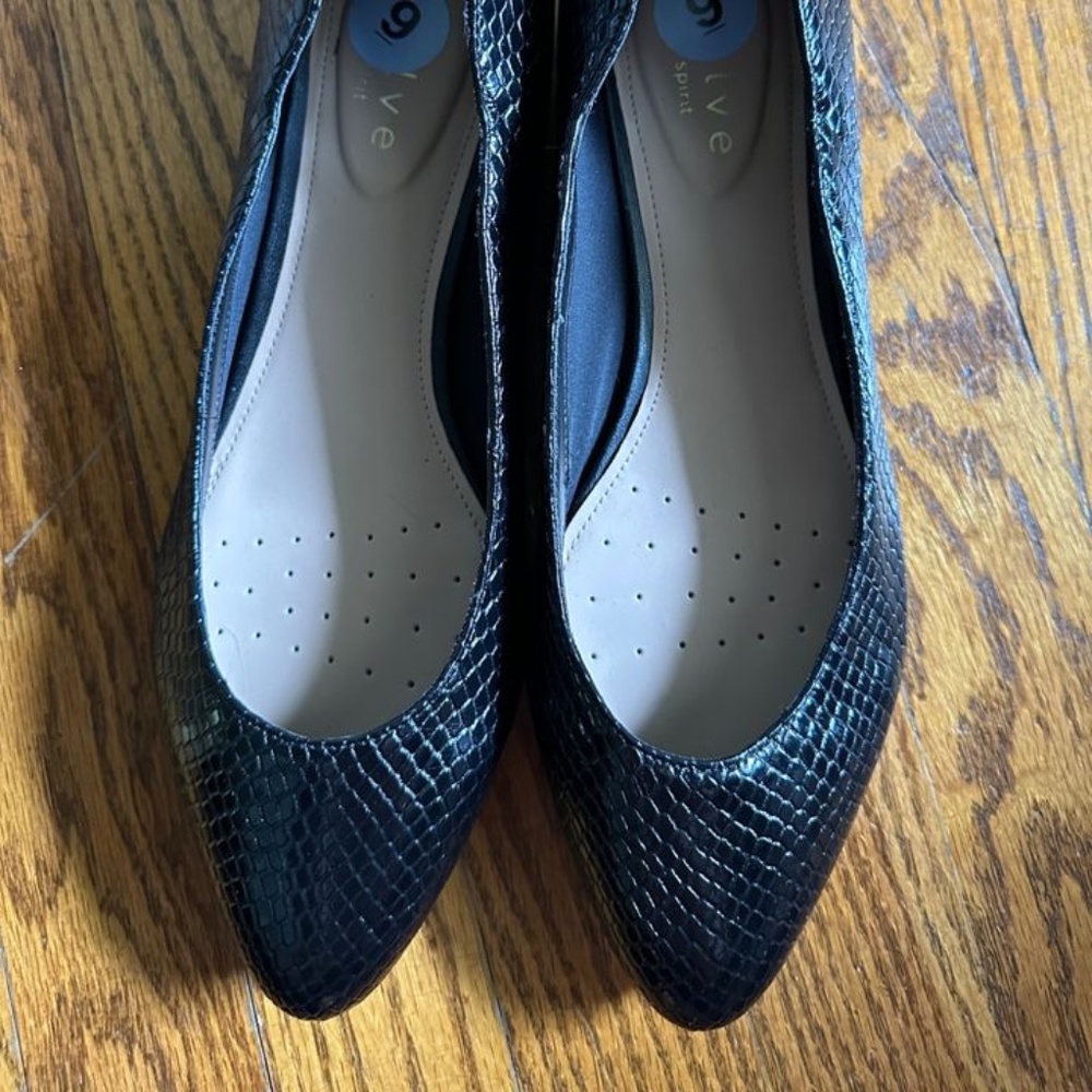 Women's Dress Shoes Black Snake Skin Heel